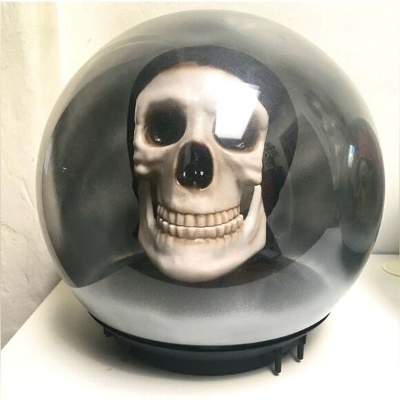 HALLOWEEN SPIRIT BALL-TALKING SKULL/GRIM
REAPER/SKELETON ANIMATED VINTAGE - Picture 11 of 13